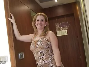 ახალგაზრდა ბიჭი fuck ...
