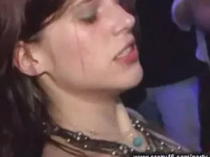 Fucking blonde იღებს ...