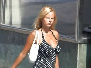 Delightfully sexy გო ...